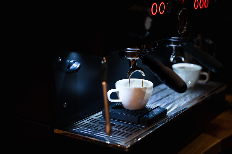 Jak optimalizovat espresso kávovar pro kavárenský provoz: Stabilita, prevence poruch a konzistentní kvalita
